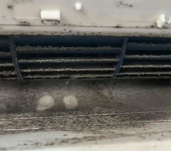 泉山空调吹的风有股烧焦味是怎么回事